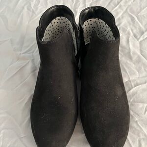 Cat & Jack Black Stylish Boots